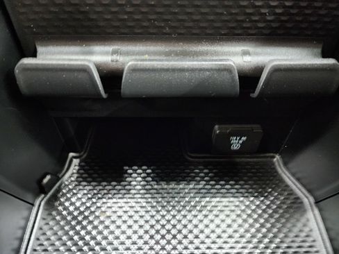 Used 2024 RAM 3500 Big Horn w/ Sport Appearance Package image 66