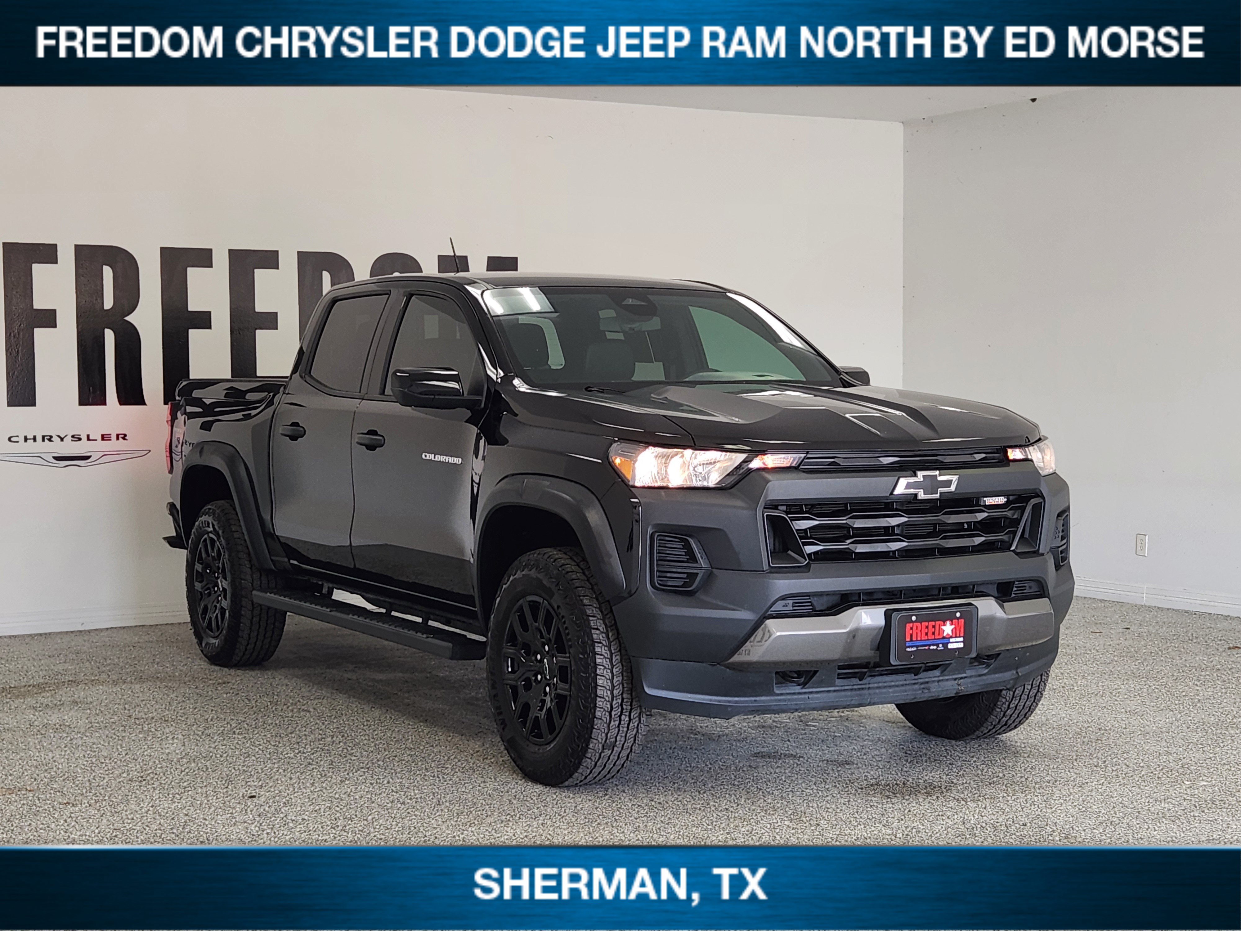 Used 2026 Chevrolet Colorado Trail Boss AWD/4WD image 2
