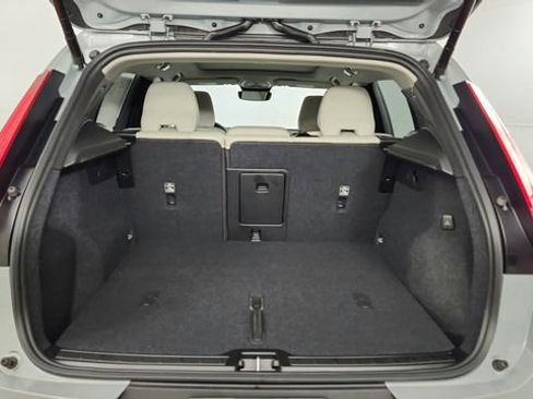 Certified 2026 Volvo XC40 B5 Plus w/ Protection Package Premier AWD/4WD image 53