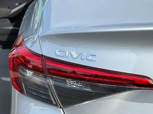 Used 2023 Honda Civic Sport image 12