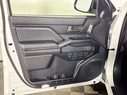 Used 2025 Toyota 4Runner SR5 RWD image 10