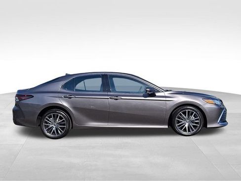 Used 2024 Toyota Camry XLE w/ Cold Weather Package AWD/4WD image 7