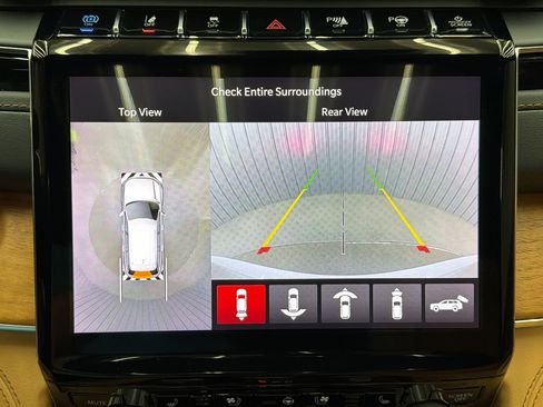 Used 2023 Jeep Grand Cherokee Summit AWD/4WD image 19