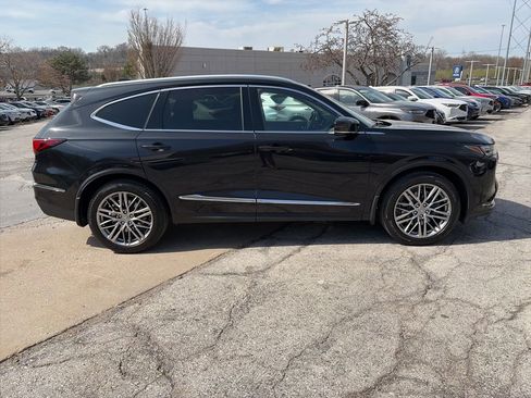 Used 2023 Acura MDX SH-AWD w/ Advance Package image 4