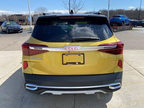 Used 2023 Kia Seltos S AWD/4WD image 4