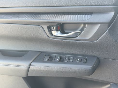 Certified 2025 Honda CR-V LX image 27
