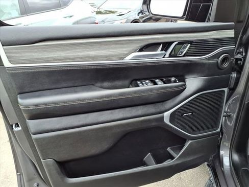 Used 2024 Jeep Wagoneer Series III image 13