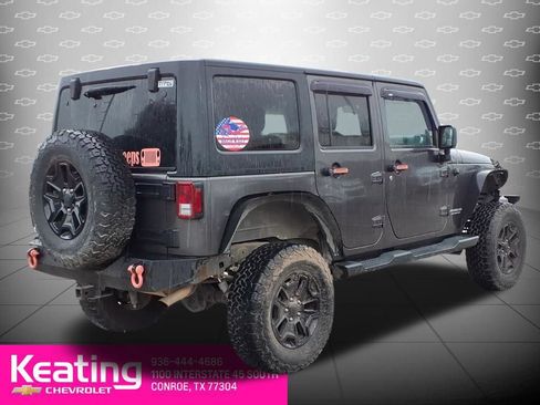 Used 2014 Jeep Wrangler Unlimited Sahara w/ Connectivity Group AWD/4WD image 2