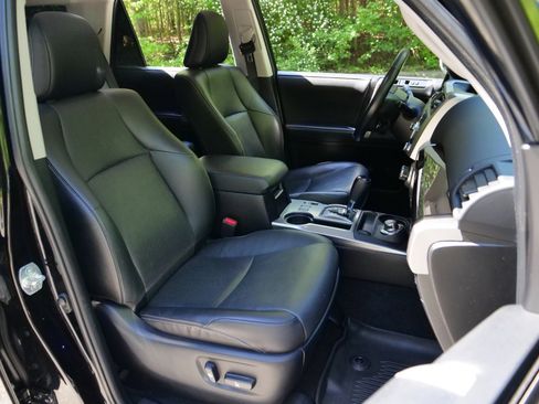 Used 2023 Toyota 4Runner Limited AWD/4WD image 35
