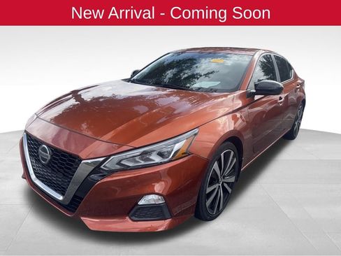 Used 2021 Nissan Altima 2.5 SR w/ SR Premium Package FWD image 1