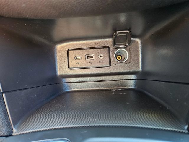 Used 2024 Chevrolet Equinox LT FWD image 32