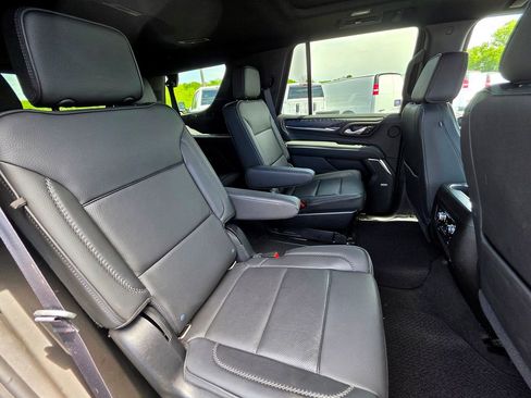 Used 2021 GMC Yukon Denali w/ Denali Premium Package AWD/4WD image 71