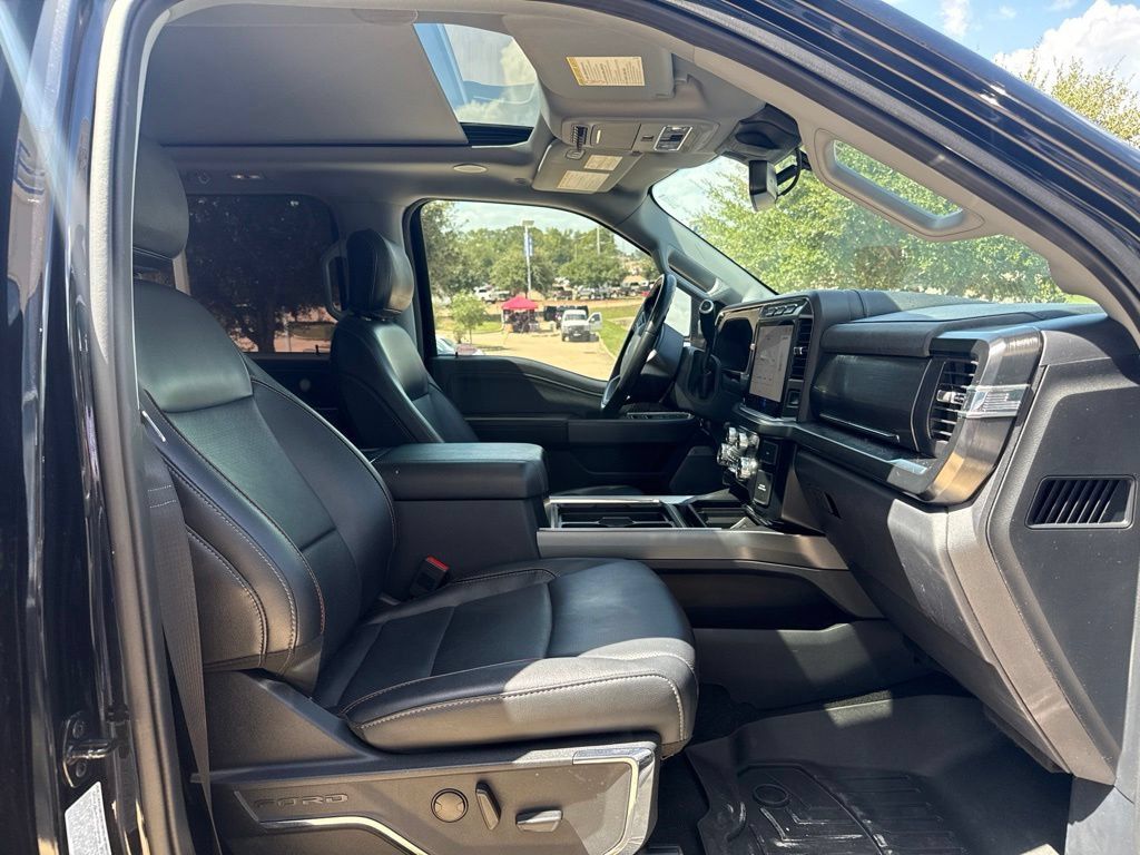 Used 2023 Ford F350 Lariat w/ Lariat Ultimate Package AWD/4WD image 12