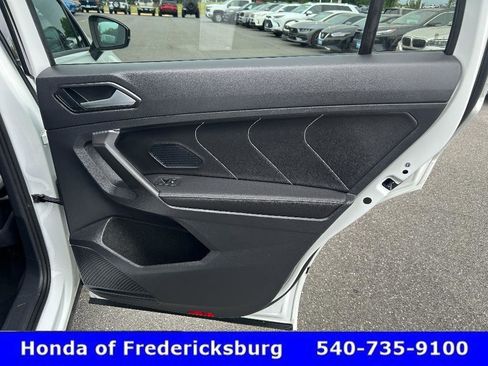 Used 2022 Volkswagen Tiguan SE R-Line AWD/4WD image 15