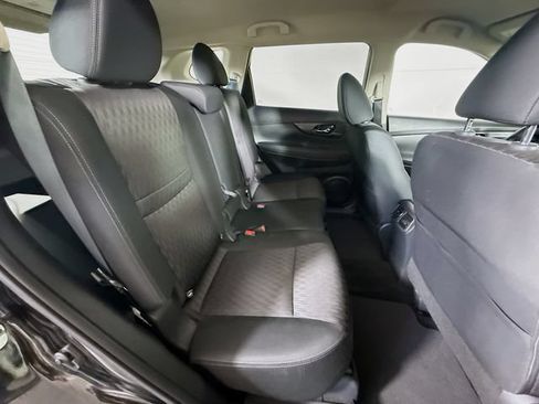 Used 2018 Nissan Rogue S AWD/4WD image 30