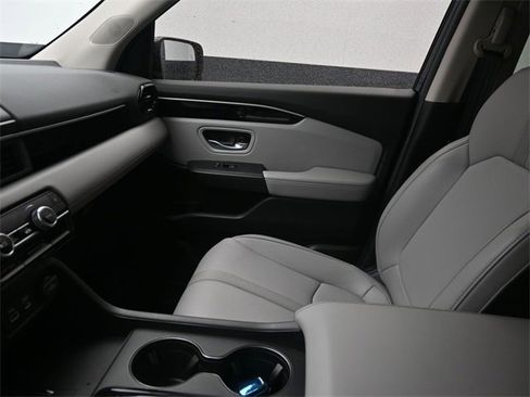 Used 2024 Honda Pilot EX-L image 13