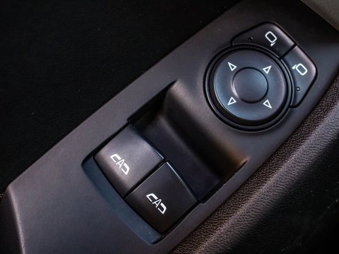 Used 2019 Chevrolet Camaro LT w/ RS Package image 10