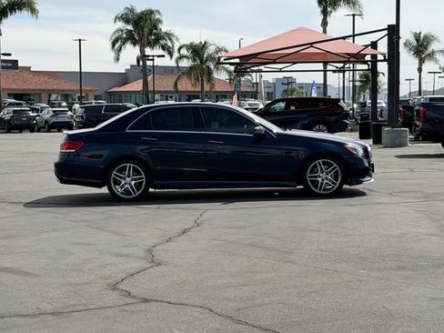 Used 2016 Mercedes-Benz E 350 4MATIC Sedan image 4