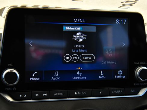 Used 2024 Nissan Sentra SV FWD image 18