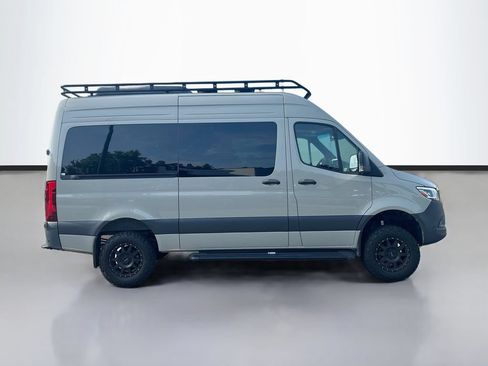 Used 2024 Mercedes-Benz Sprinter 2500 image 2