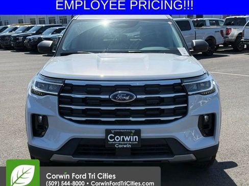 New 2026 Ford Explorer Active w/ Active Comfort Package AWD/4WD image 6