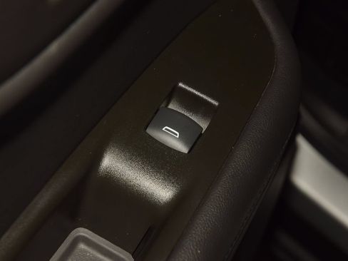 Used 2019 Chevrolet Blazer LT FWD image 46
