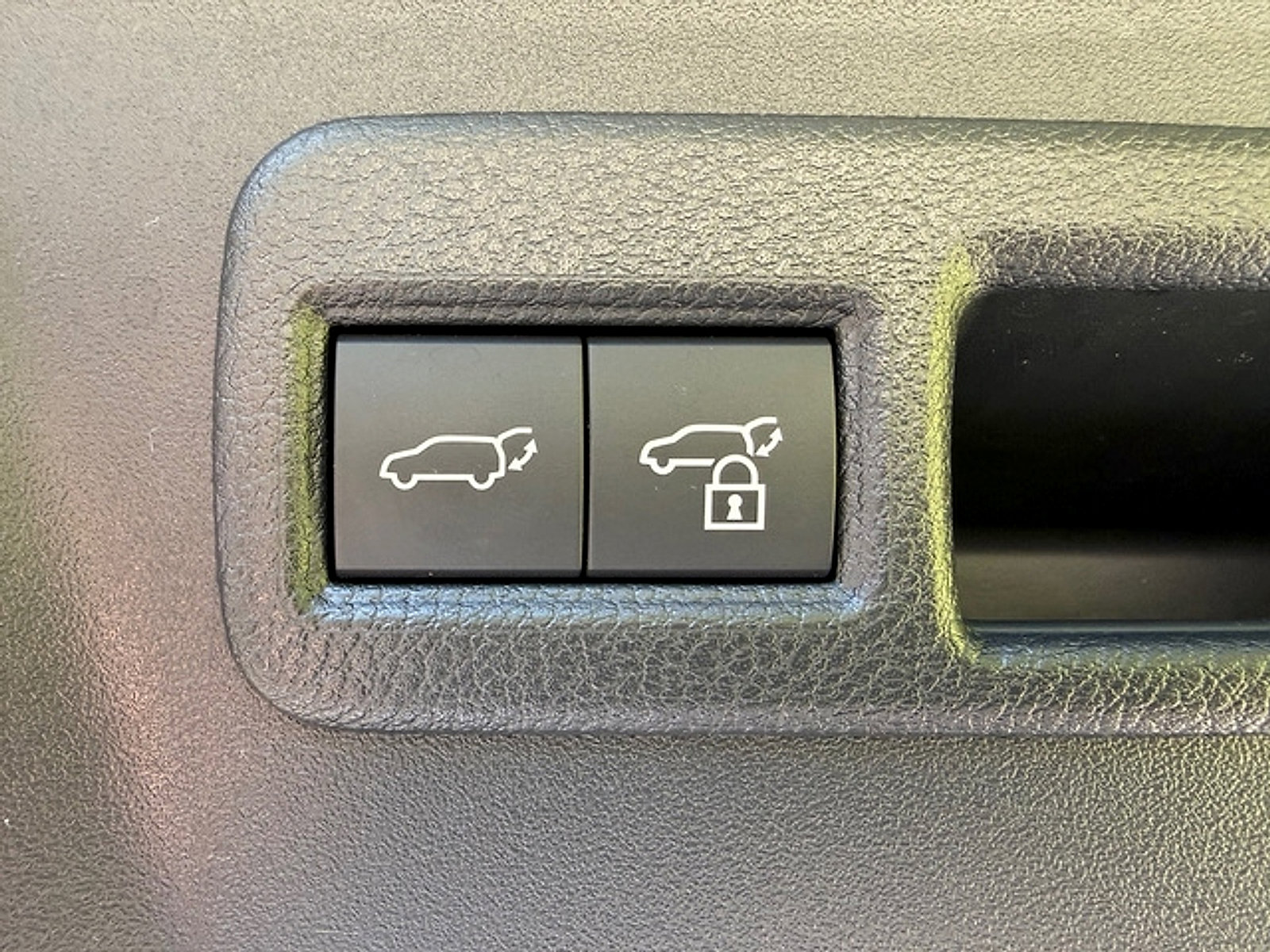 Used 2026 Toyota C-HR w/ Cold Weather Package AWD/4WD image 18