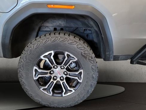 Used 2024 GMC Canyon AT4 w/ Canyon Safety Plus Package AWD/4WD image 24
