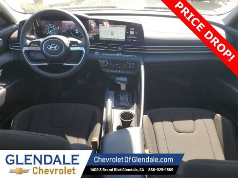 Used 2024 Hyundai Elantra SEL image 9