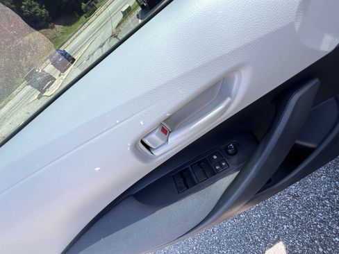 Used 2024 Toyota Corolla LE FWD image 17