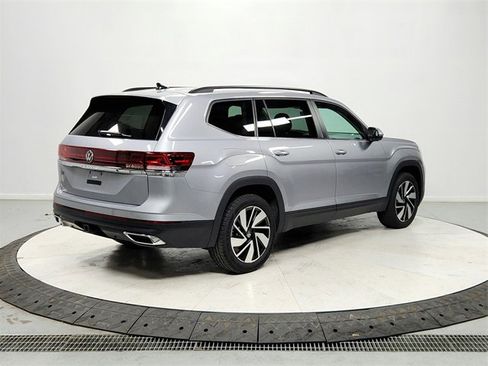 Used 2024 Volkswagen Atlas SE image 7