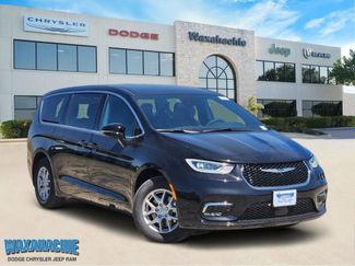 New 2026 Chrysler Pacifica Select video 1