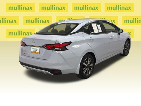 Used 2025 Nissan Versa SV w/ Trunk Package FWD image 18