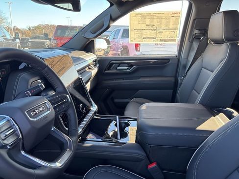 New 2026 GMC Yukon Elevation image 25
