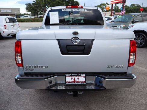 Used 2012 Nissan Frontier SV w/ SV Premium Utility Pkg AWD/4WD image 3