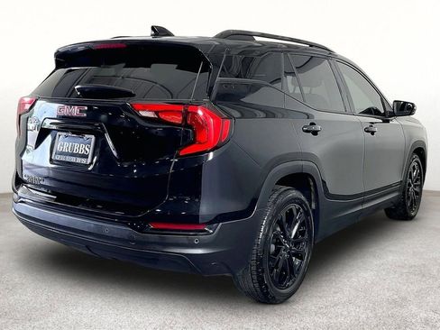 Used 2020 GMC Terrain SLT w/ Preferred Package FWD image 2