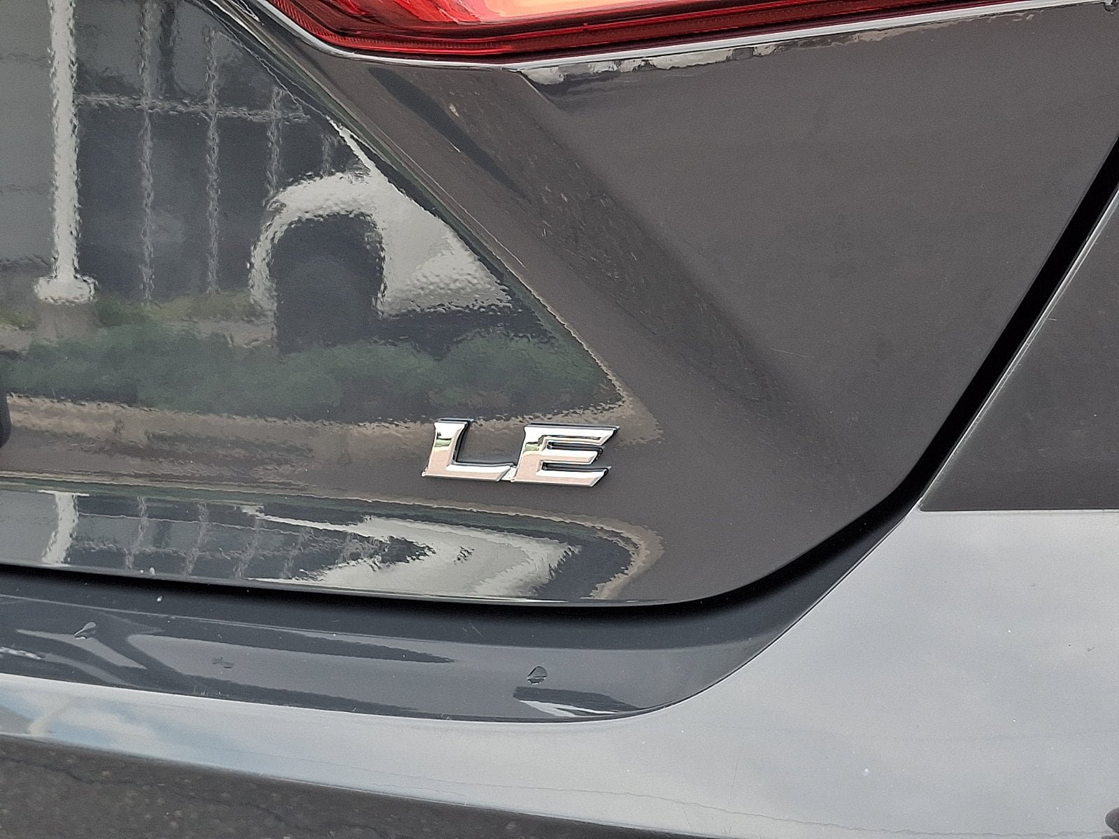 Used 2025 Toyota Camry LE FWD image 31