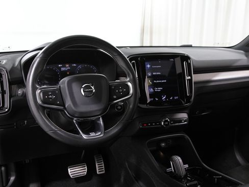Used 2020 Volvo XC40 T5 R-Design image 6