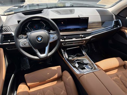 Used 2026 BMW X7 xDrive40i w/ Premium Package AWD/4WD image 7