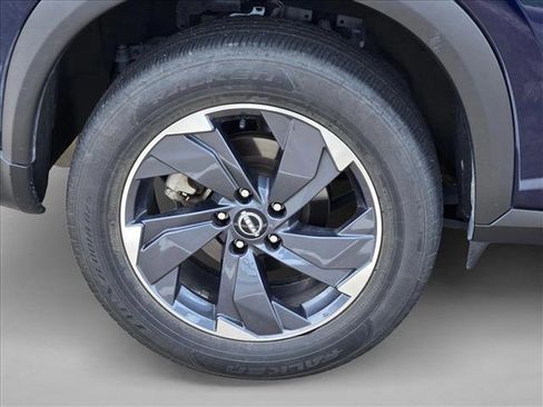 Used 2025 Nissan Rogue SV FWD image 20