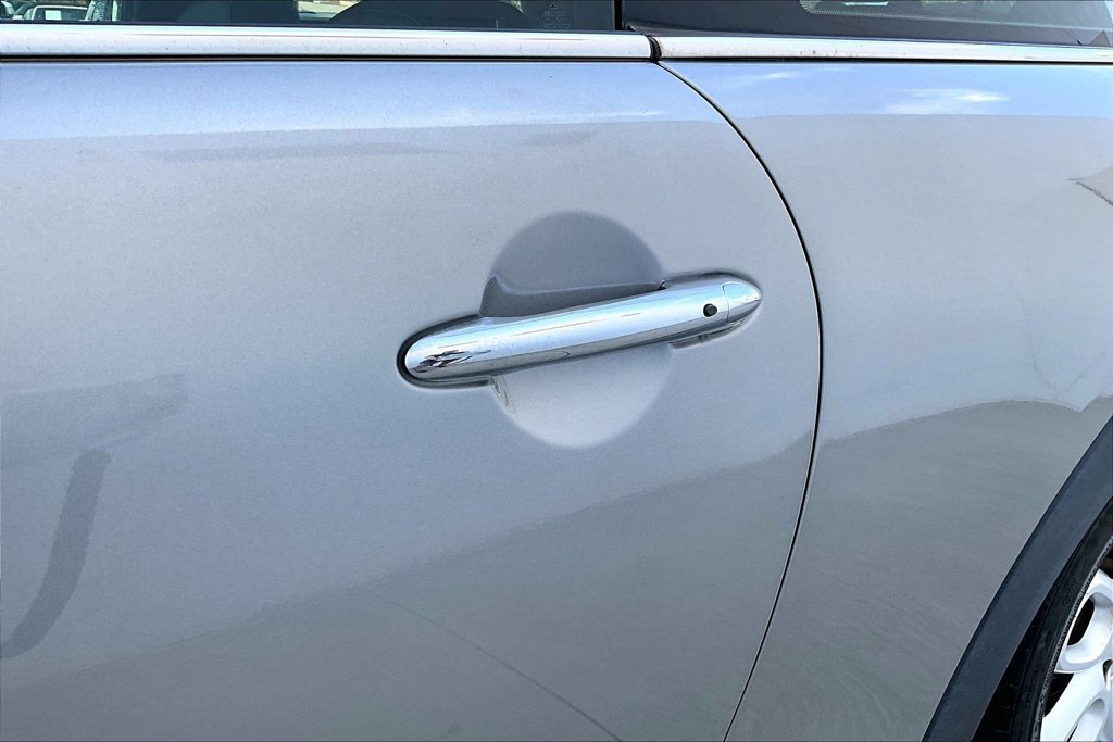 Used 2019 MINI Cooper 2-Door Hardtop w/ Signature Upholstery Package FWD image 30