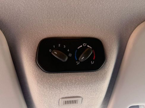 Used 2018 Ford Transit 350 XLT image 45