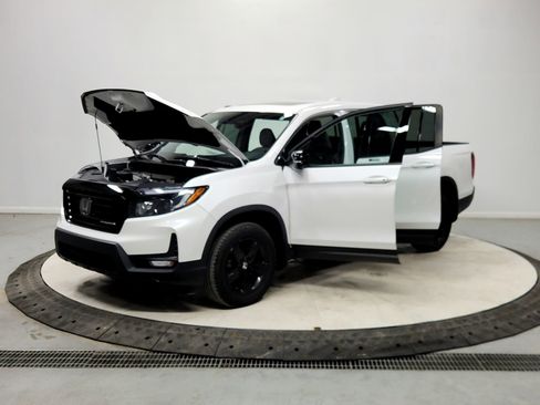 Used 2023 Honda Ridgeline Black Edition image 11