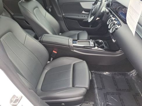 Used 2025 Mercedes-Benz CLA 250 4MATIC image 26