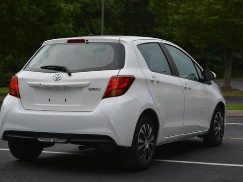 Used 2016 Toyota Yaris L FWD image 5