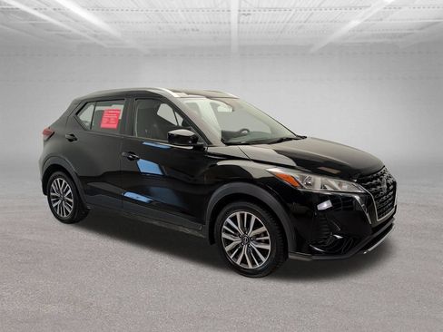 Certified 2022 Nissan Kicks SV FWD image 10