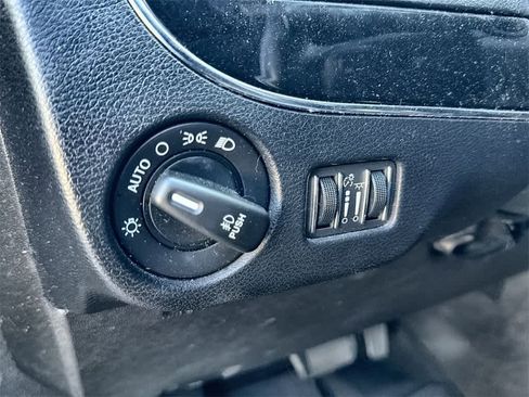 Used 2018 Dodge Grand Caravan GT image 19