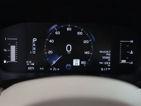 Used 2019 Volvo S60 T5 Momentum w/ Premium Package image 3