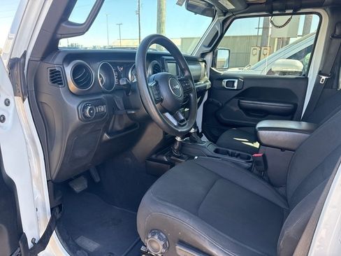Used 2018 Jeep Wrangler Unlimited Sport image 8