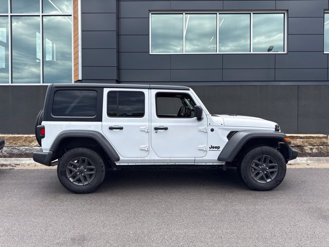 Used 2025 Jeep Wrangler Unlimited Sport AWD/4WD image 2